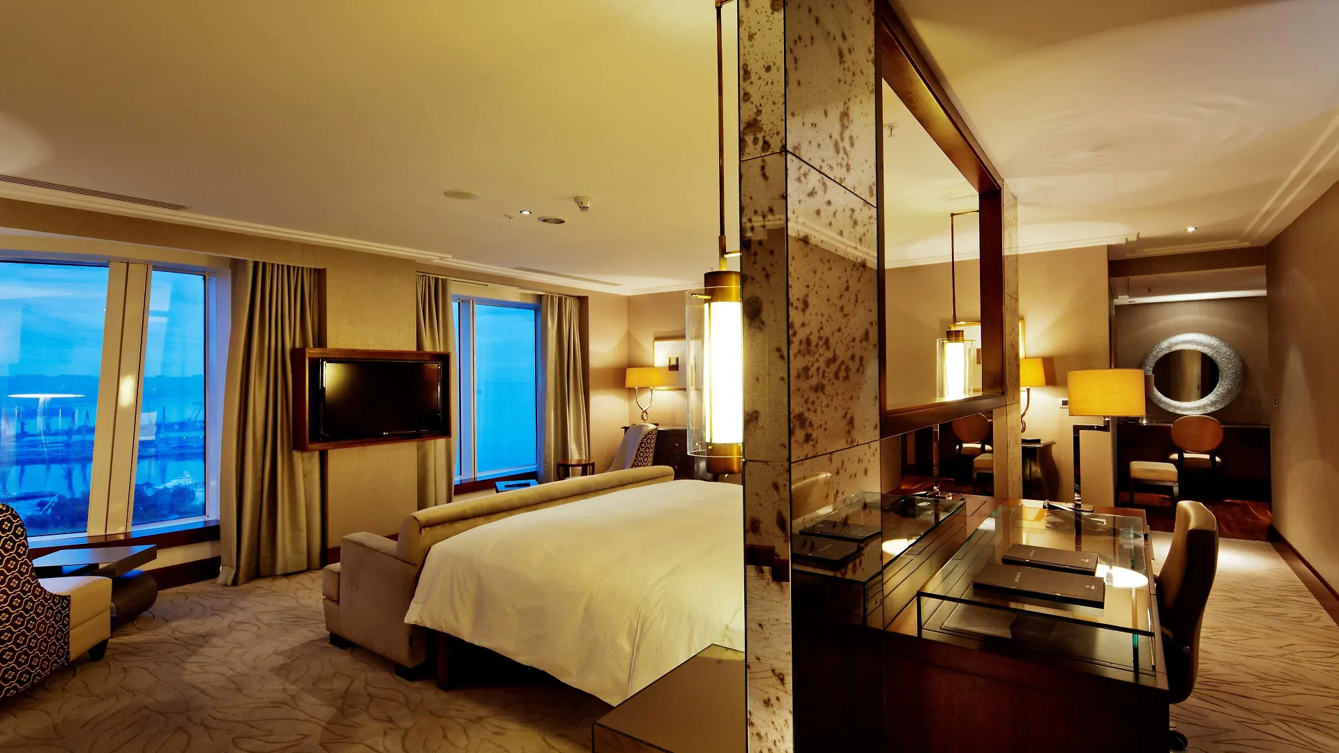 Hilton Baku Hotel 5*,  Azerbaijan